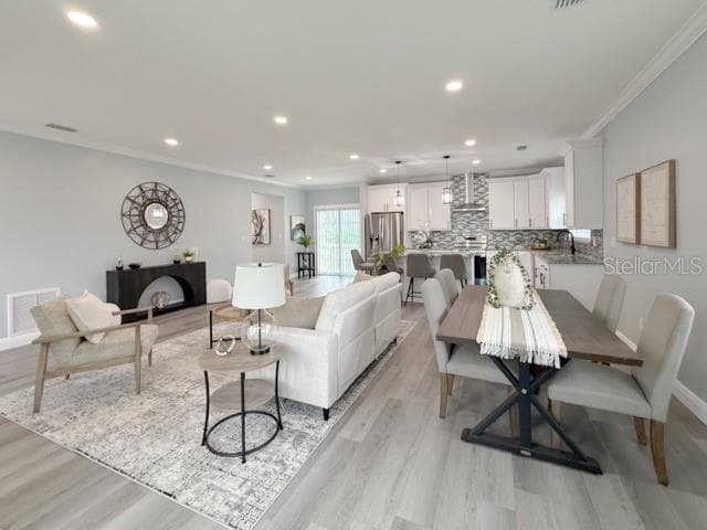 1083 POINTE ALEXIS DRIVE — photo 9 of 50