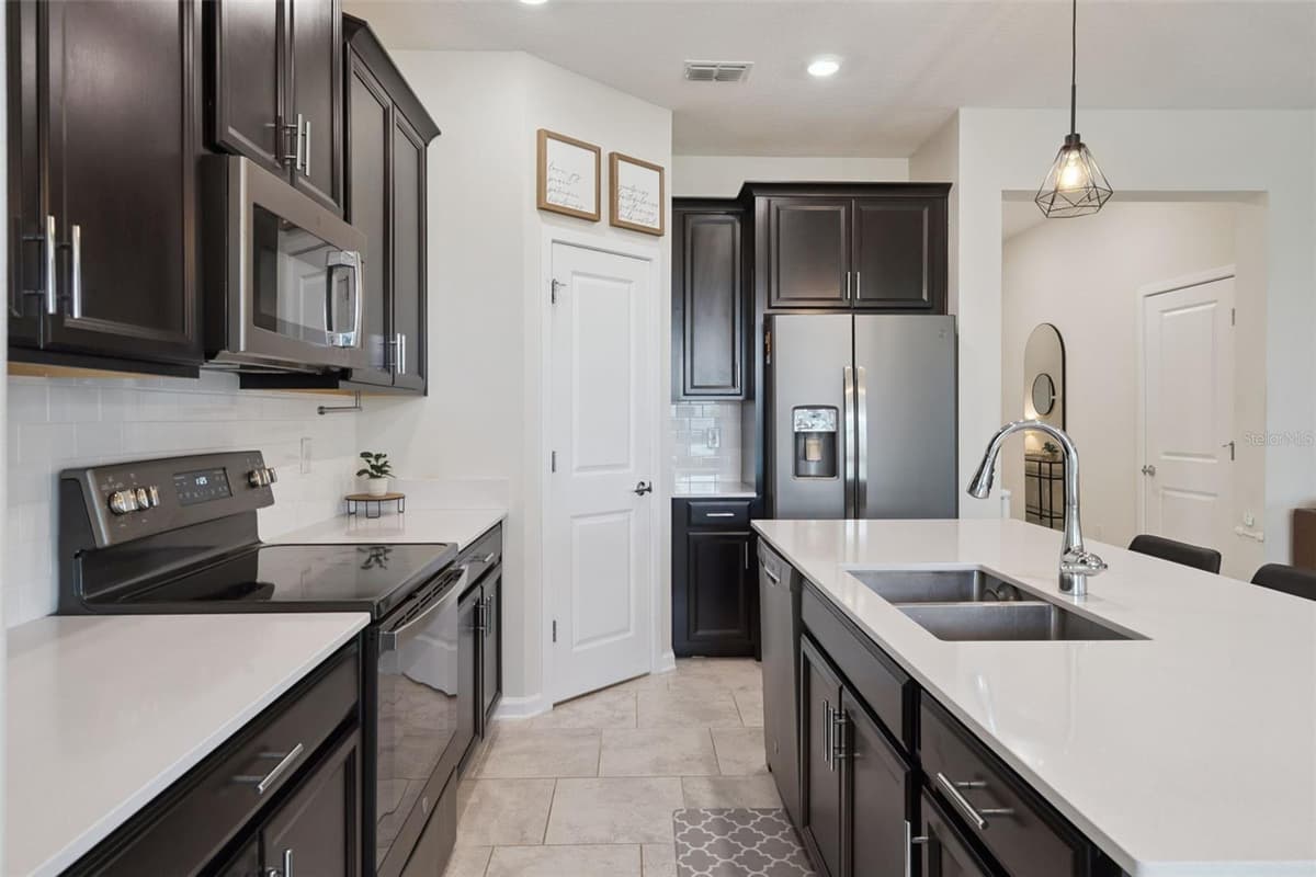 897 CARMILLION COURT — photo 8 of 72