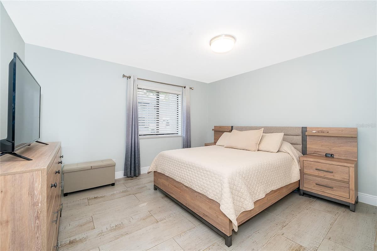 163 SPRINGWOOD CIRCLE — photo 14 of 34