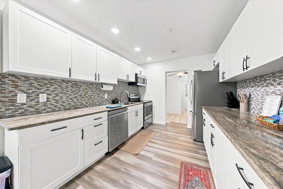 6350 60TH AVENUE — photo 12 of 30