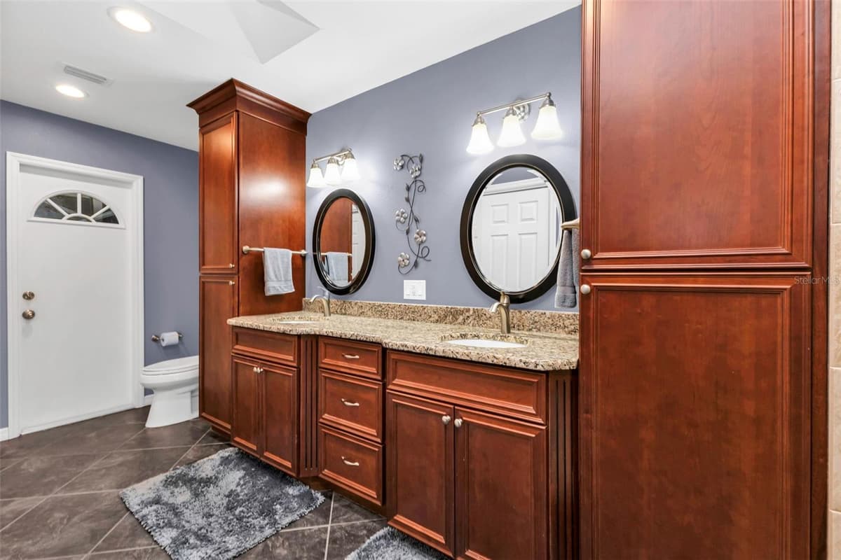 73 MANIZAKS AVENUE — photo 19 of 26