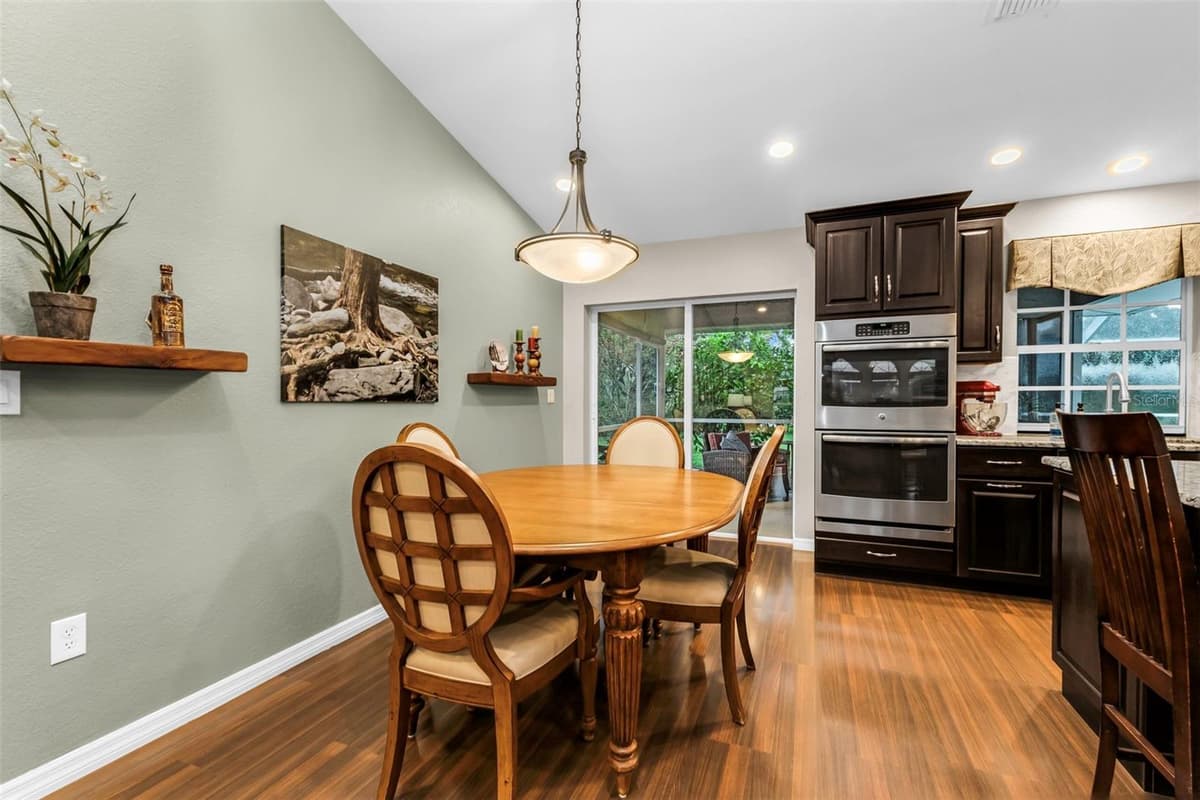 73 MANIZAKS AVENUE — photo 16 of 26