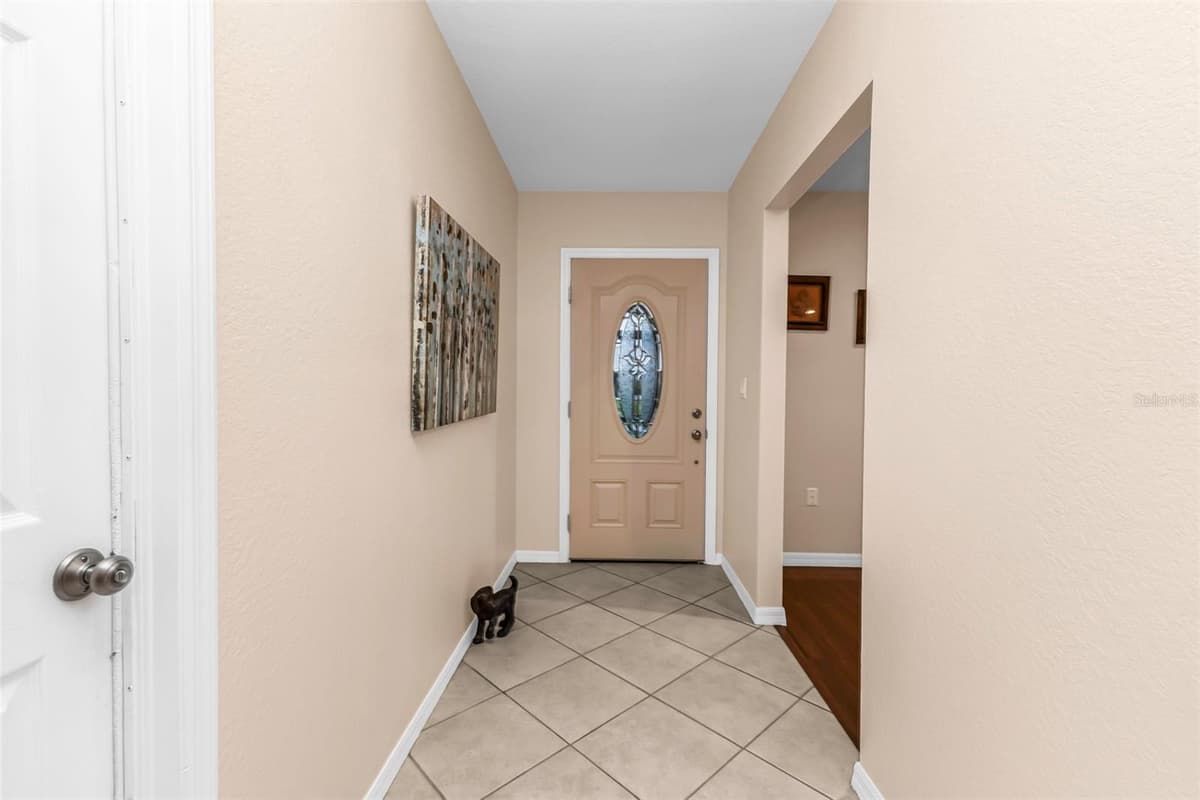 73 MANIZAKS AVENUE — photo 6 of 26