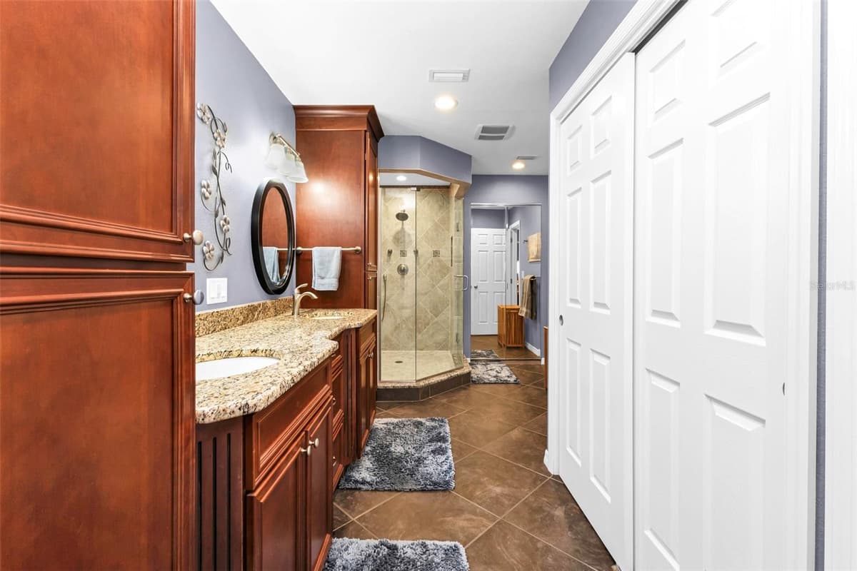 73 MANIZAKS AVENUE — photo 18 of 26