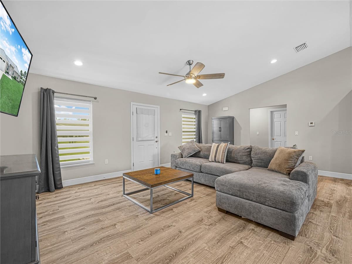270 LINCOLN ROAD — photo 5 of 23
