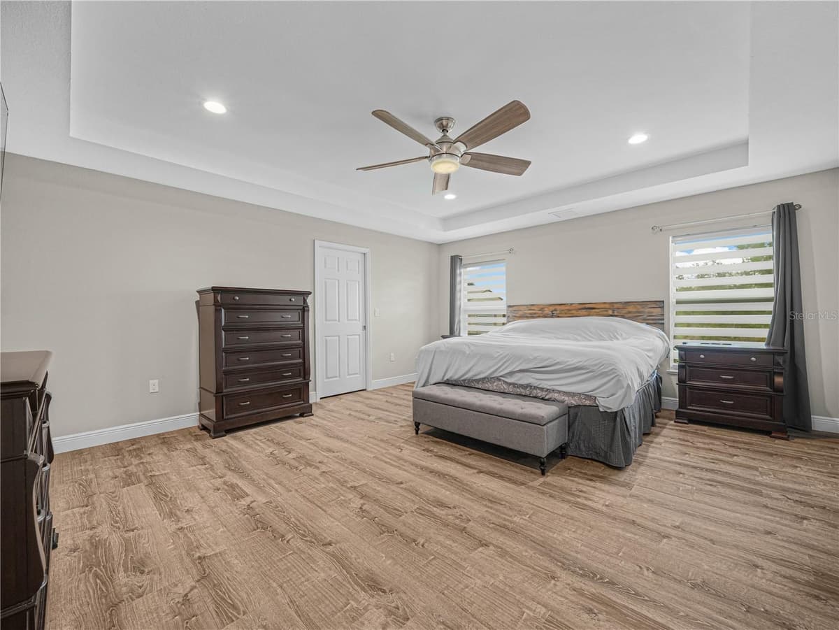 270 LINCOLN ROAD — photo 11 of 23