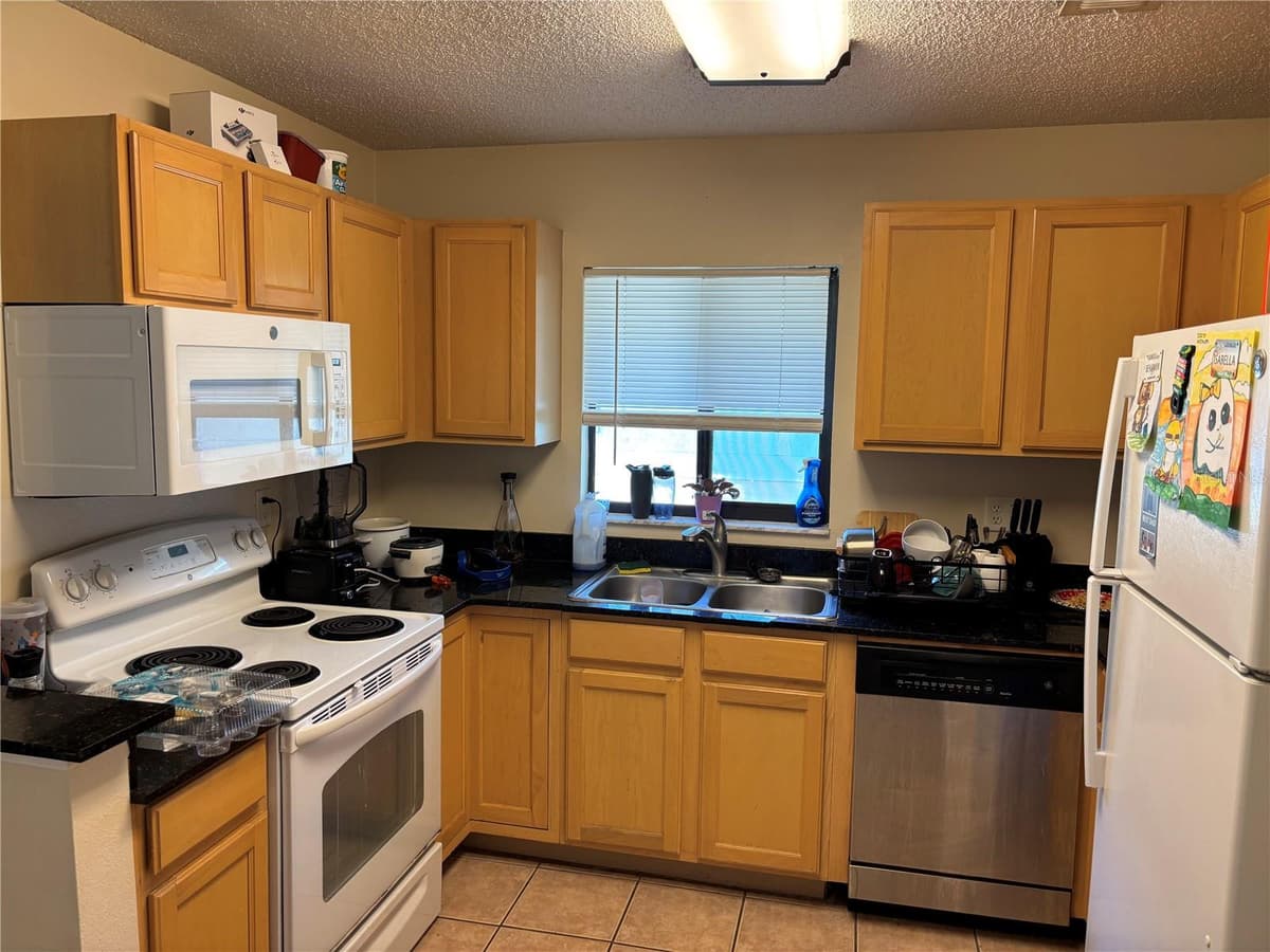90 HIDDEN LAKE DRIVE — photo 12 of 20