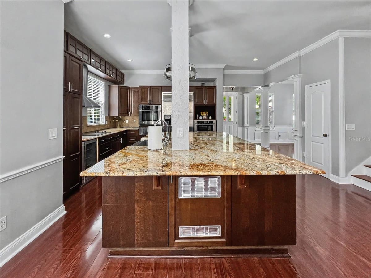 205 VILLAGE STREET — photo 15 of 58