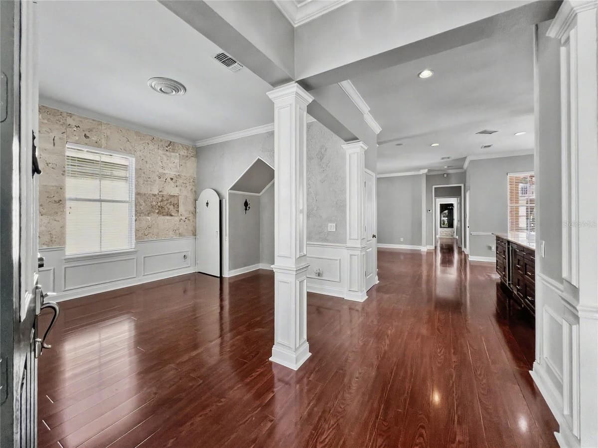 205 VILLAGE STREET — photo 6 of 58