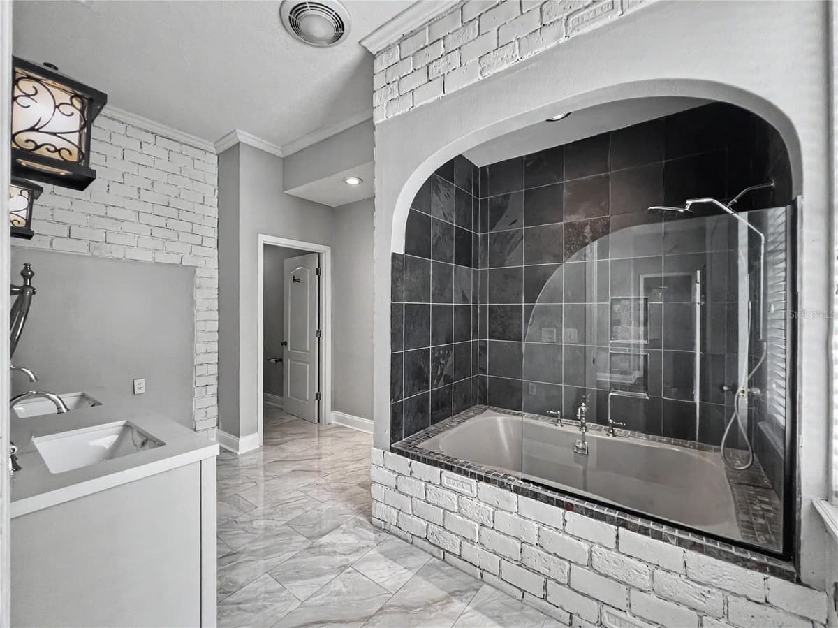 205 VILLAGE STREET — photo 27 of 58