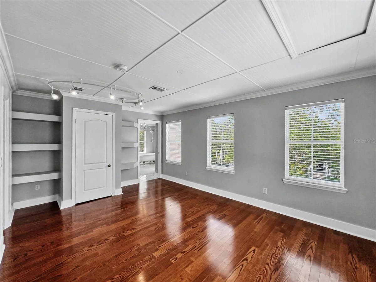 205 VILLAGE STREET — photo 35 of 58