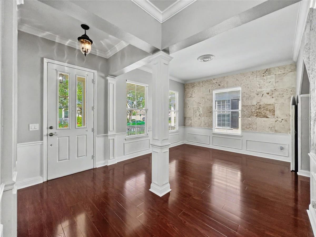 205 VILLAGE STREET — photo 7 of 58