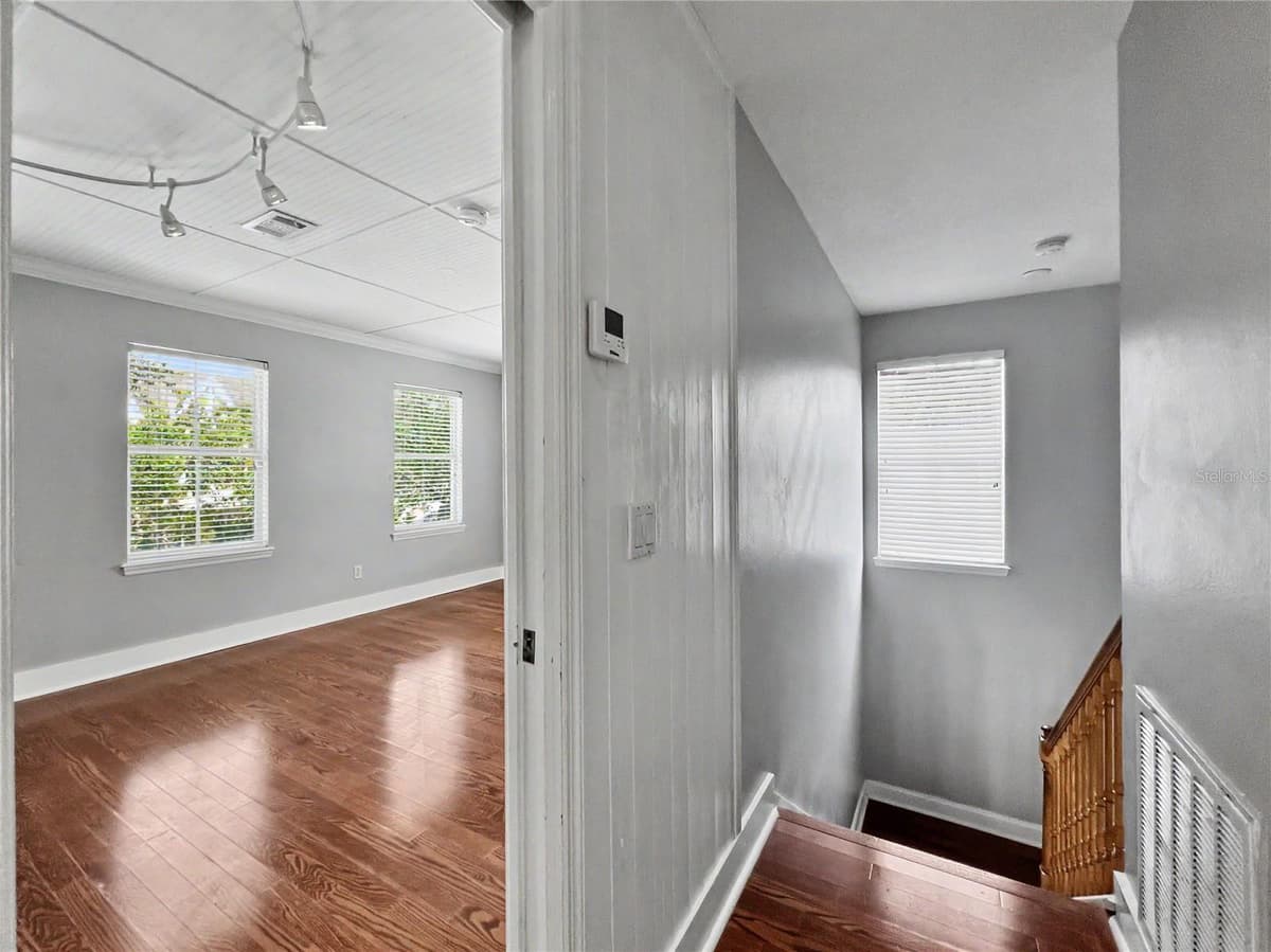 205 VILLAGE STREET — photo 33 of 58