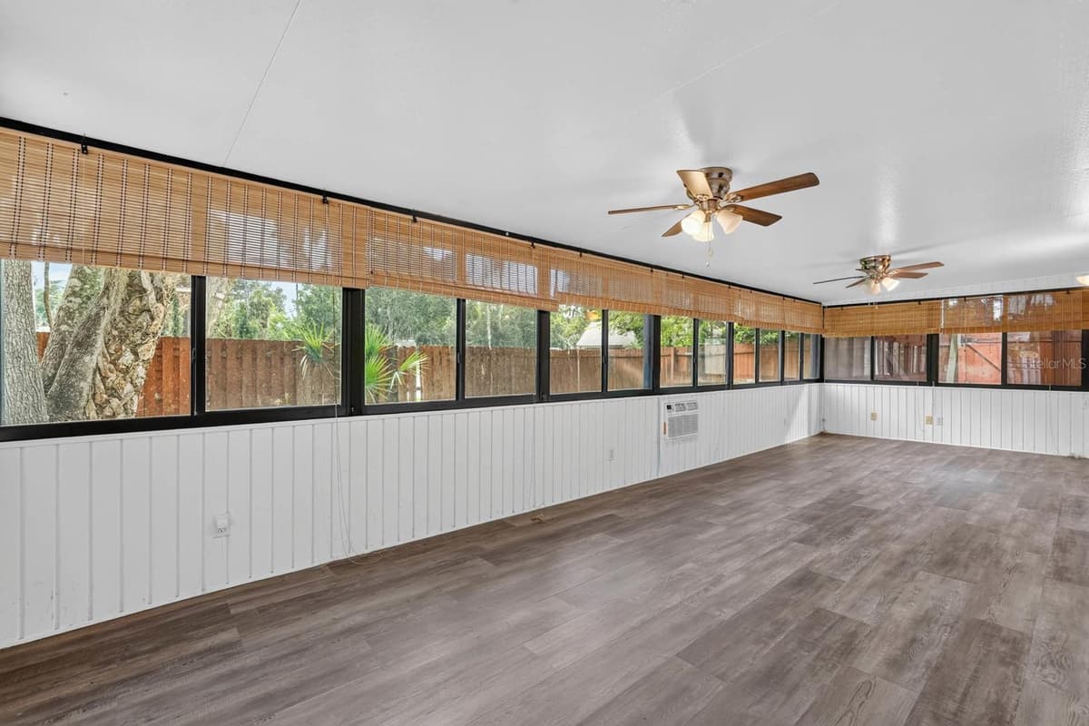 475 WOODSTOCK DRIVE — photo 30 of 45