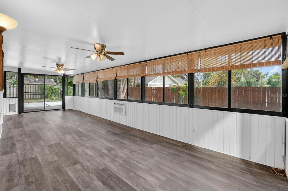 475 WOODSTOCK DRIVE — photo 31 of 45