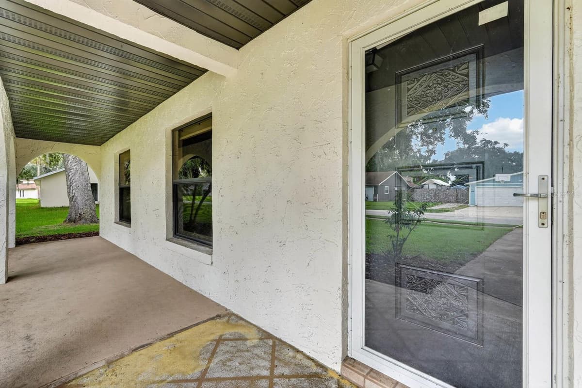 475 WOODSTOCK DRIVE — photo 3 of 45