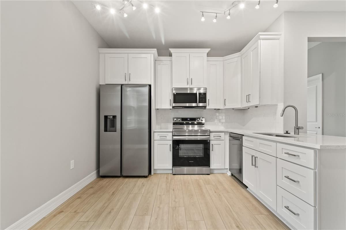 3647 SUMMER HAVEN LANE — photo 3 of 16