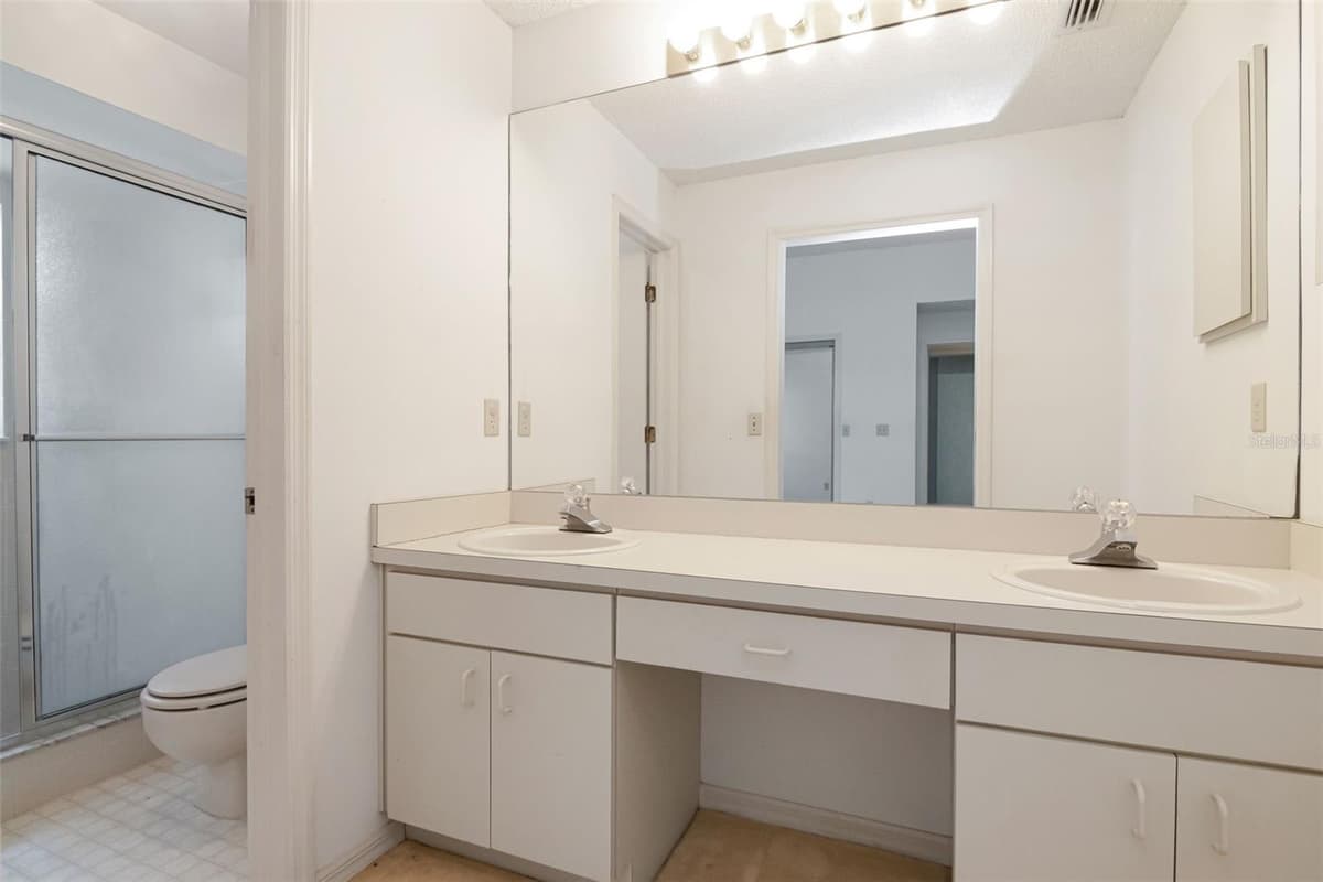 10913 FENWAY GLEN COURT — photo 18 of 27