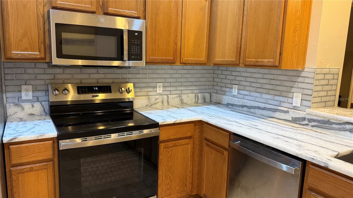 4135 BISMARCK PALM DRIVE — photo 8 of 45