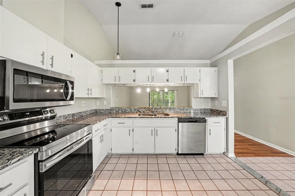 8116 MATTHEW DRIVE — photo 6 of 15