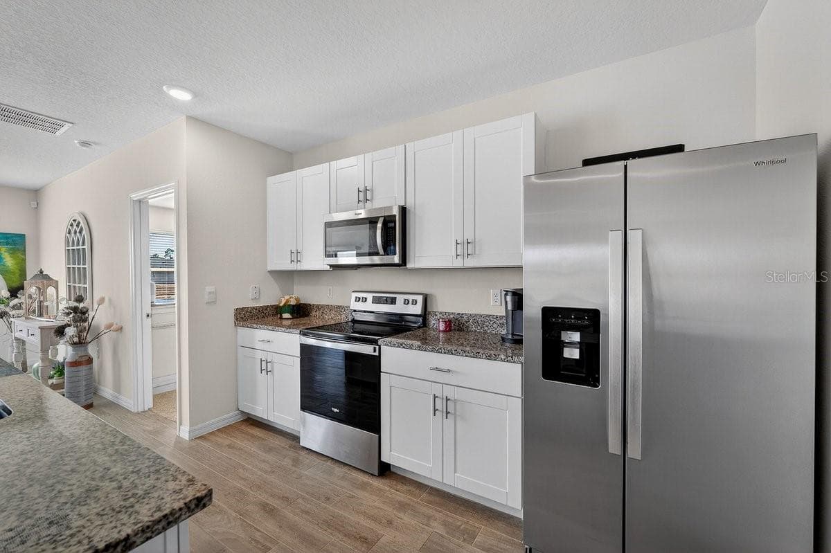 1346 MIDDLE LAKE DRIVE — photo 11 of 68