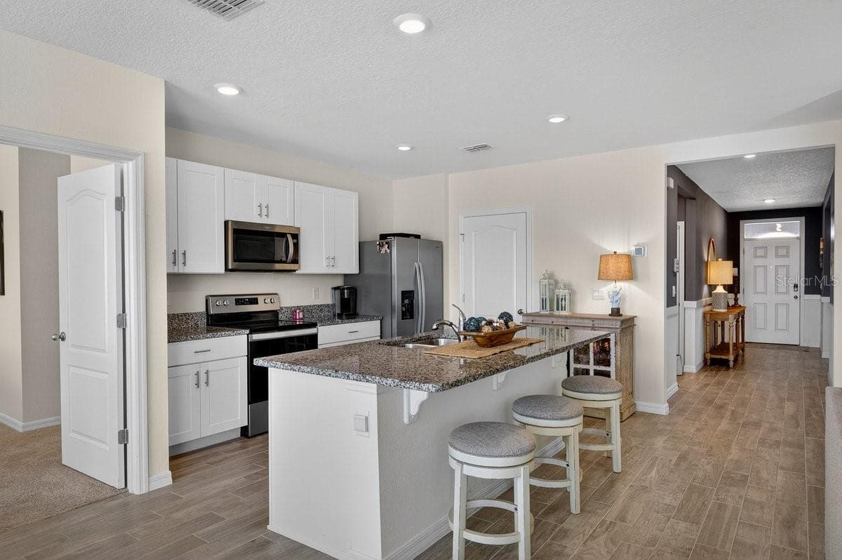 1346 MIDDLE LAKE DRIVE — photo 9 of 68