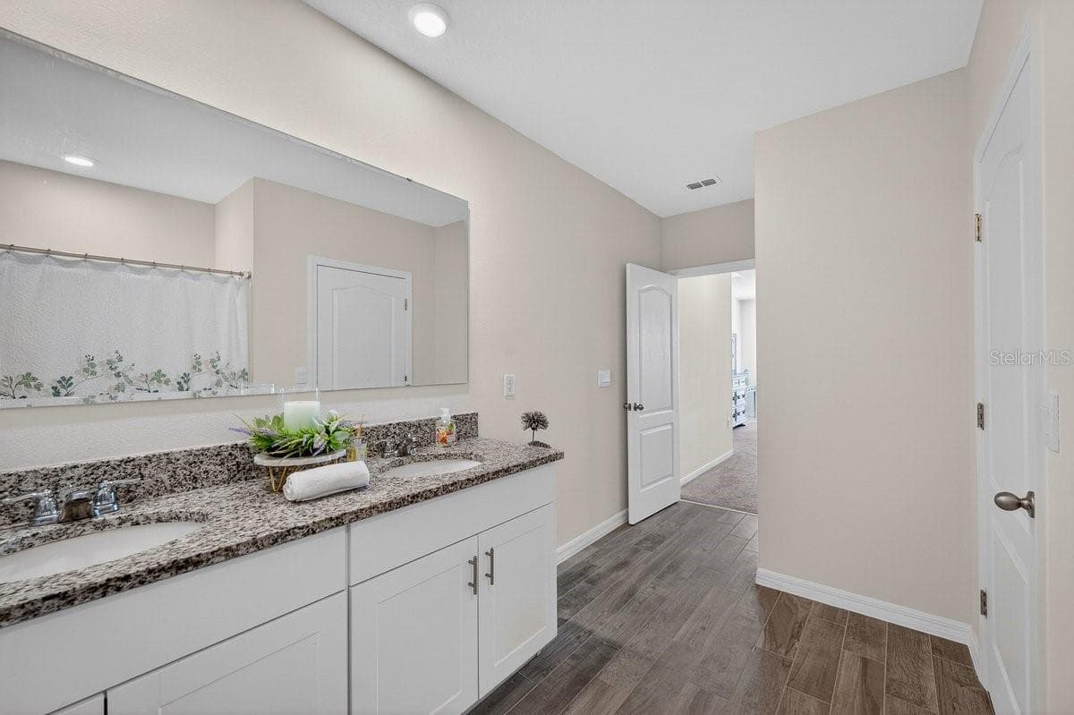 1346 MIDDLE LAKE DRIVE — photo 21 of 68