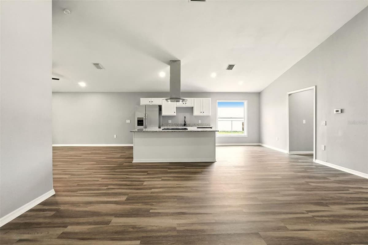 460 MARTIGUES DRIVE — photo 7 of 39