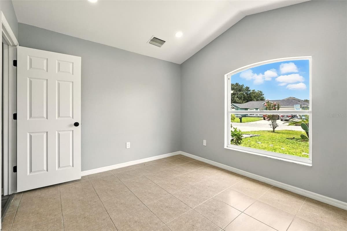460 MARTIGUES DRIVE — photo 23 of 39