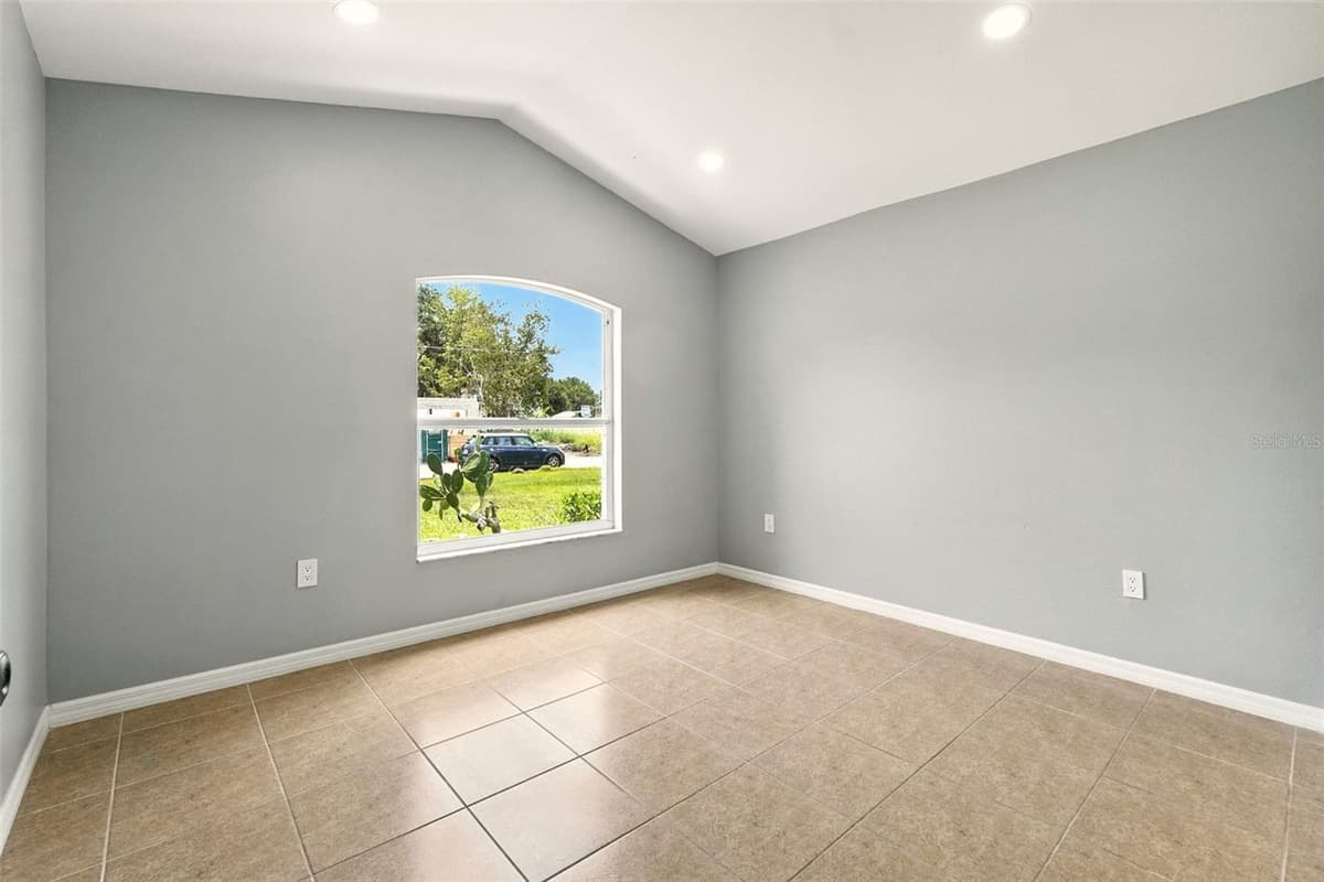 460 MARTIGUES DRIVE — photo 22 of 39