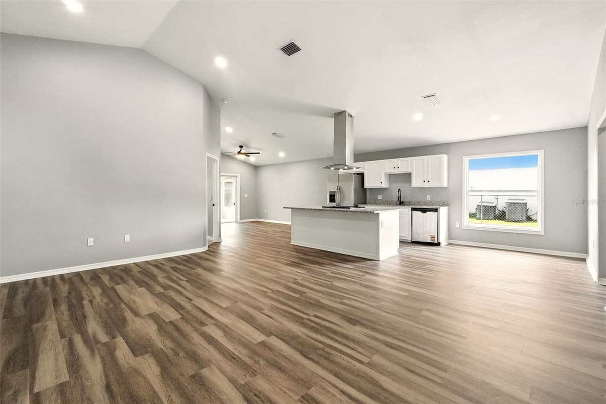 460 MARTIGUES DRIVE — photo 6 of 39