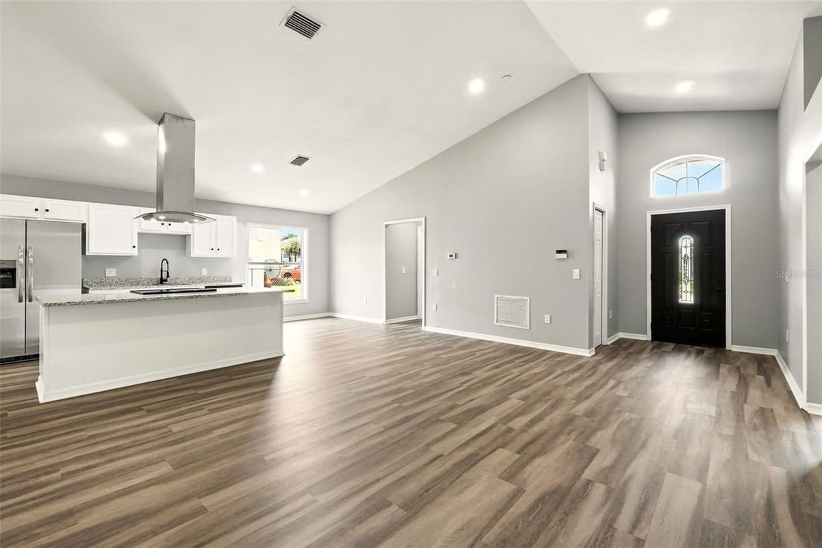 460 MARTIGUES DRIVE — photo 8 of 39