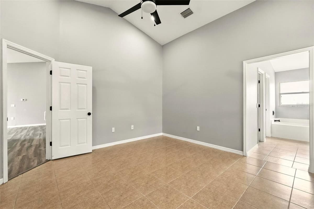 460 MARTIGUES DRIVE — photo 25 of 39