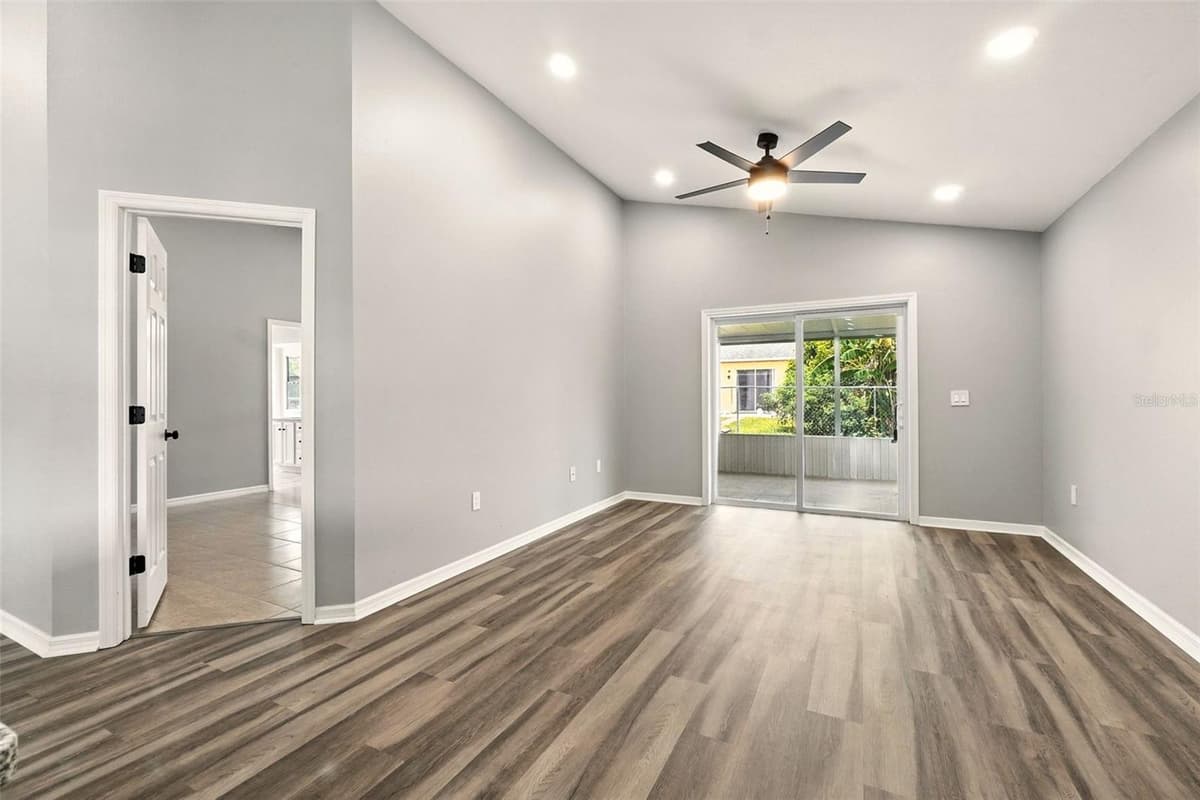 460 MARTIGUES DRIVE — photo 20 of 39
