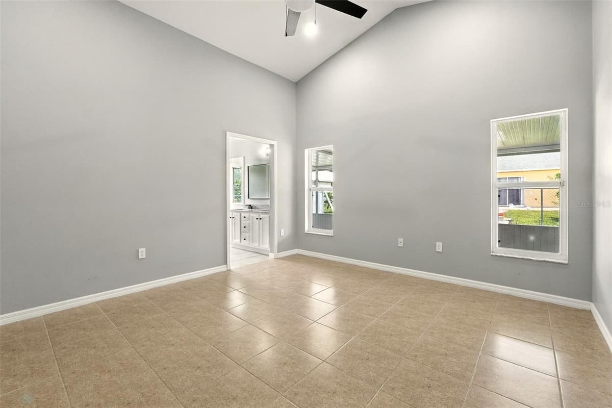 460 MARTIGUES DRIVE — photo 24 of 39