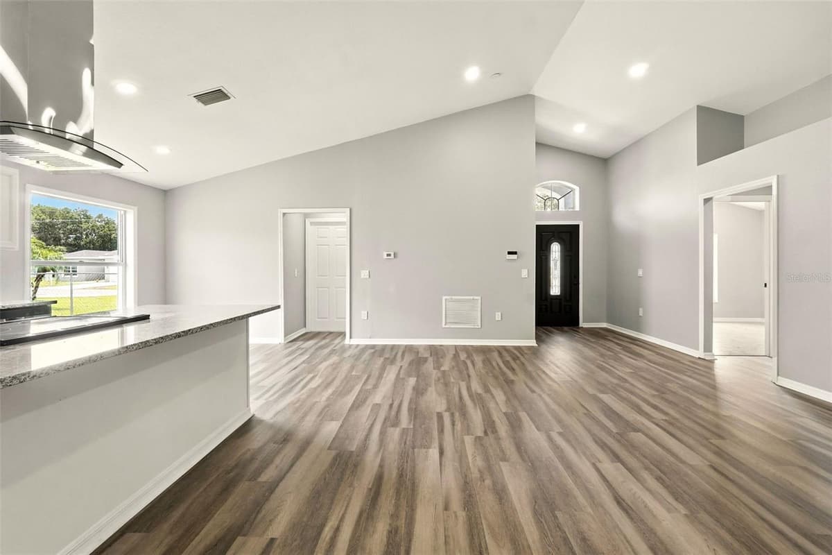 460 MARTIGUES DRIVE — photo 9 of 39