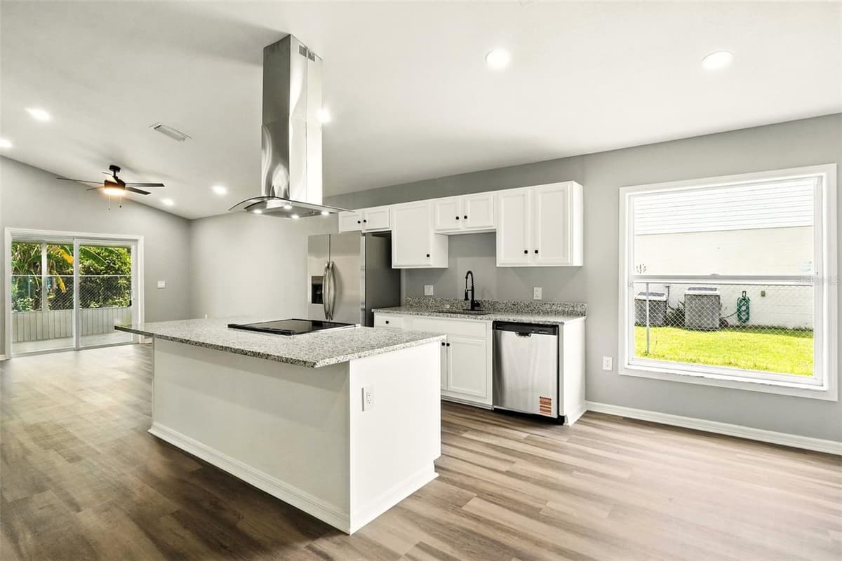 460 MARTIGUES DRIVE — photo 14 of 39
