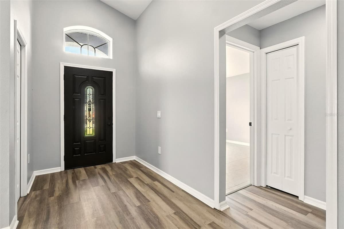 460 MARTIGUES DRIVE — photo 5 of 39