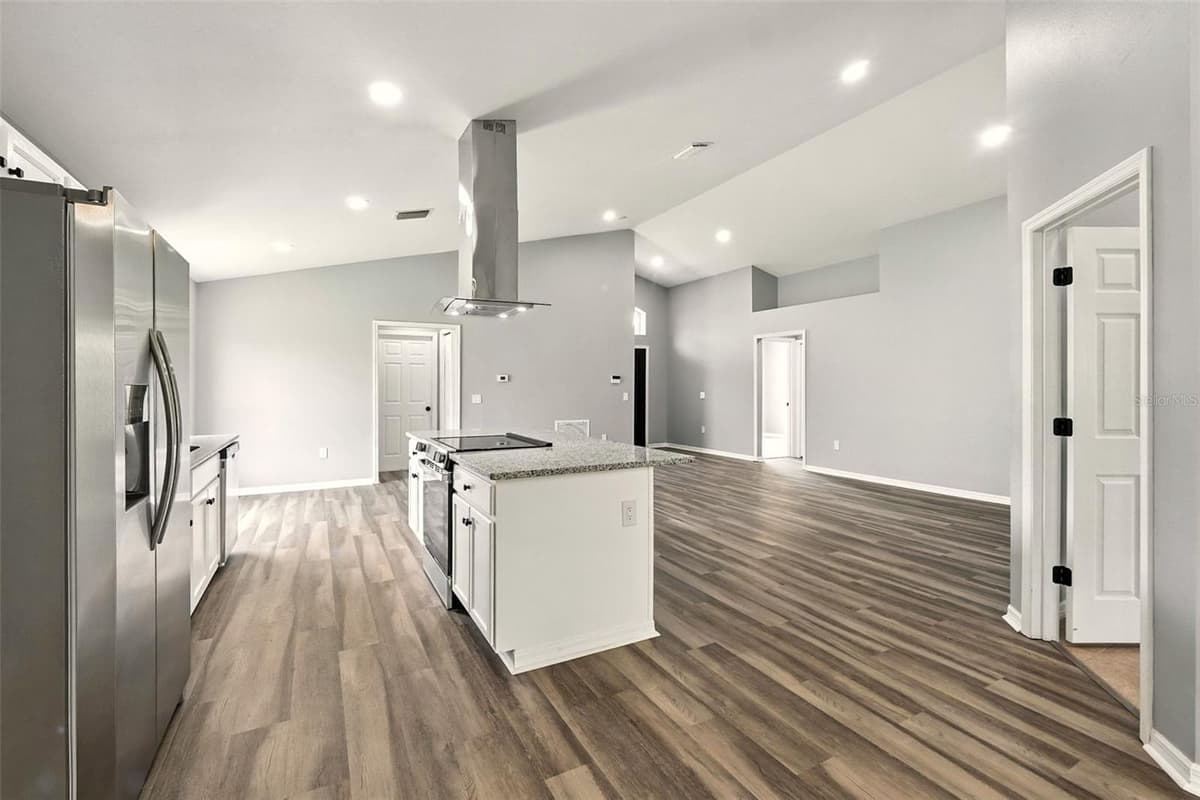 460 MARTIGUES DRIVE — photo 21 of 39