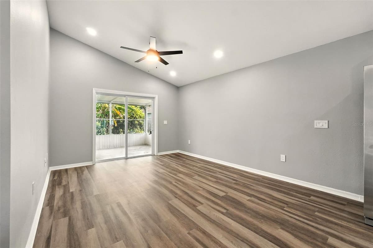 460 MARTIGUES DRIVE — photo 19 of 39