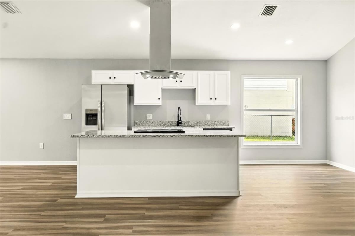460 MARTIGUES DRIVE — photo 16 of 39