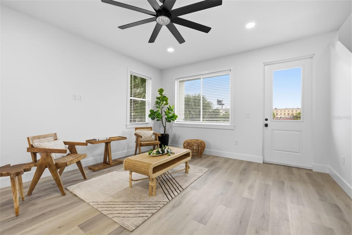 2138 NASSAU STREET — photo 11 of 23