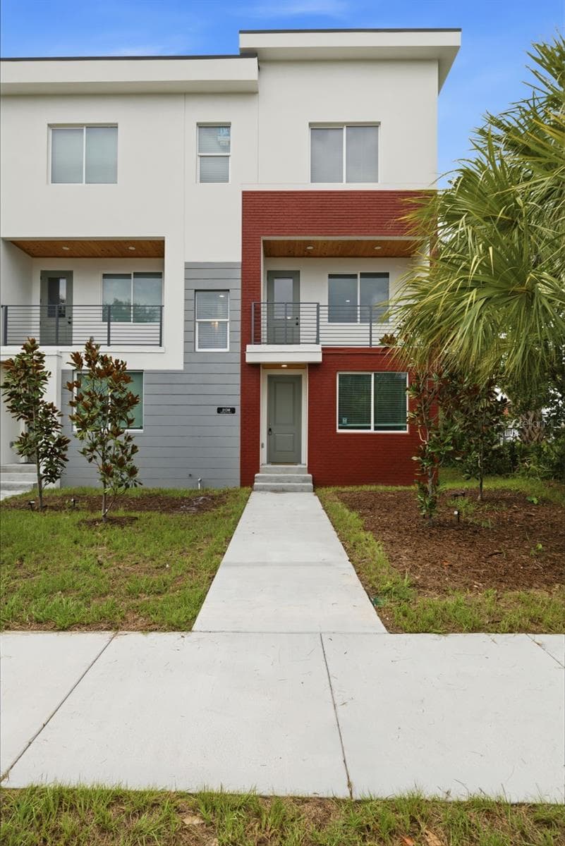 2138 NASSAU STREET — photo 2 of 23
