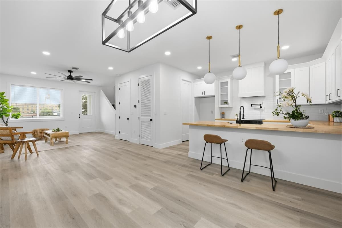 2138 NASSAU STREET — photo 9 of 23