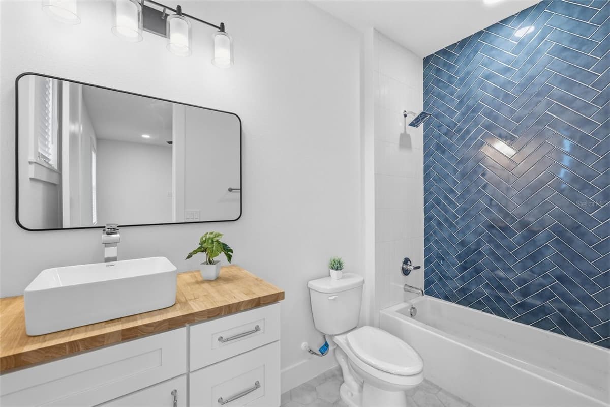 2138 NASSAU STREET — photo 21 of 23