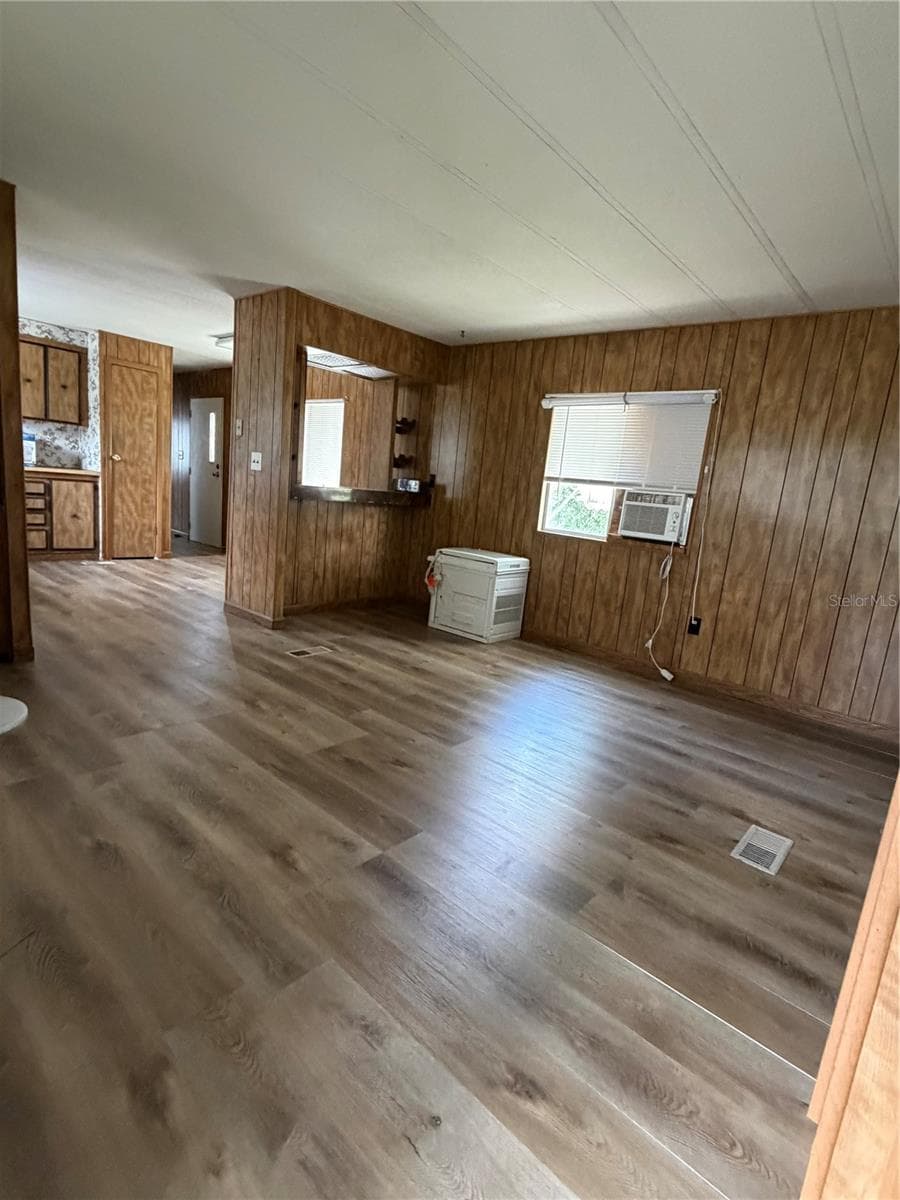 5270 GLENBROOK STREET — photo 21 of 31