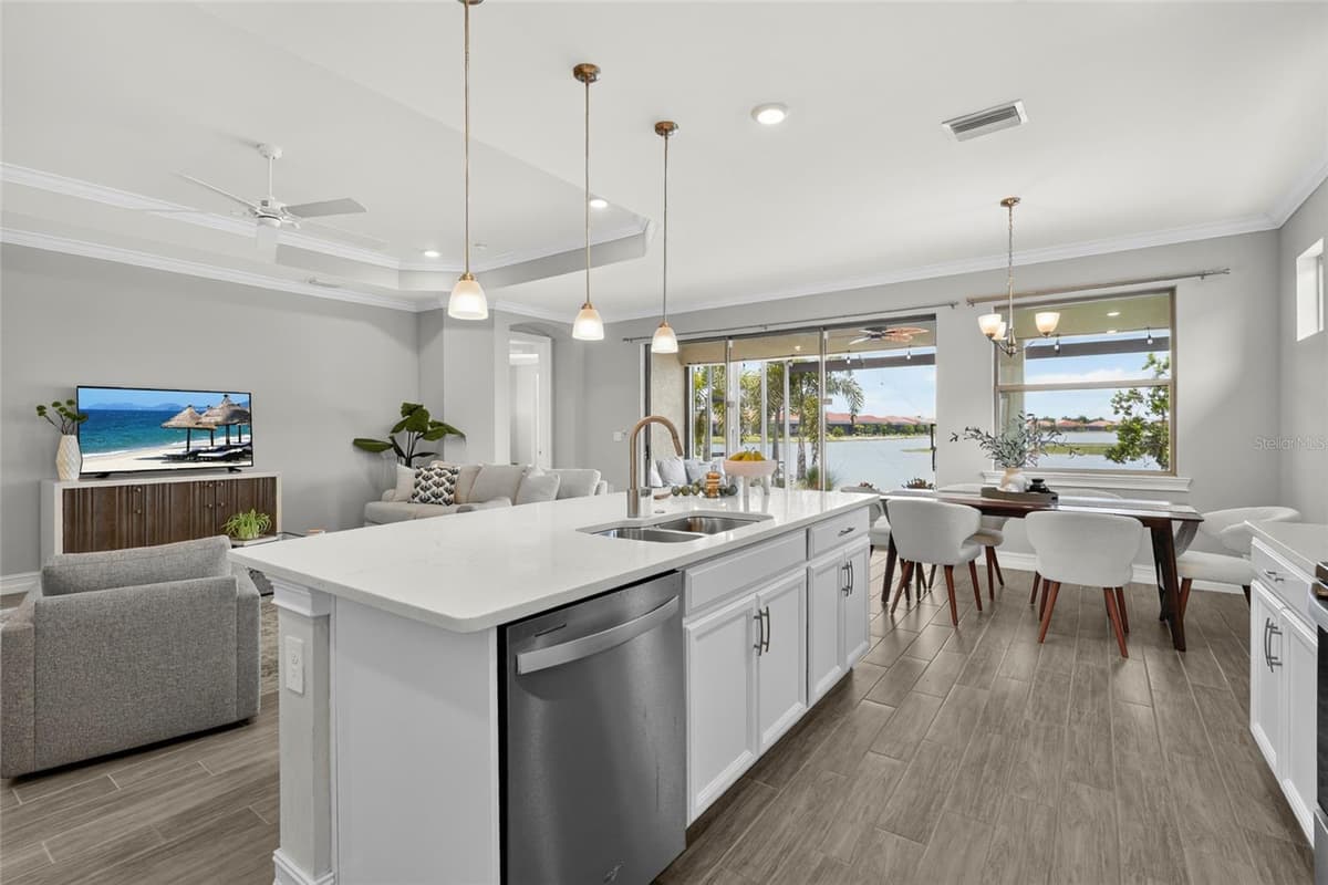696 RAVELLO BOULEVARD — photo 20 of 87