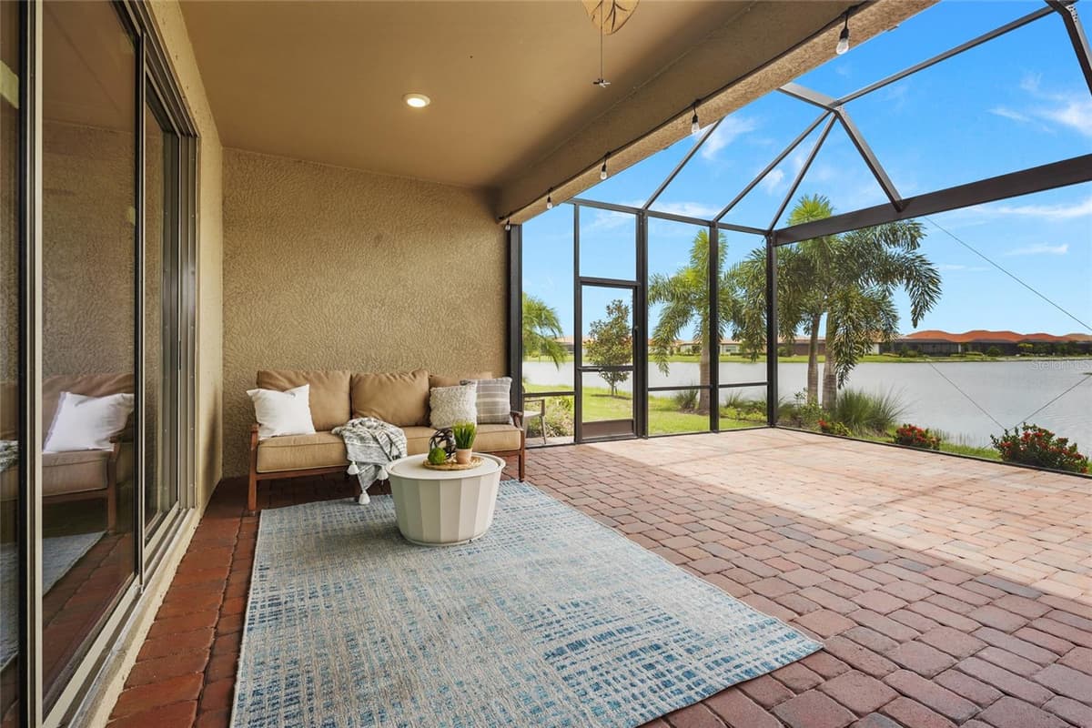 696 RAVELLO BOULEVARD — photo 44 of 87