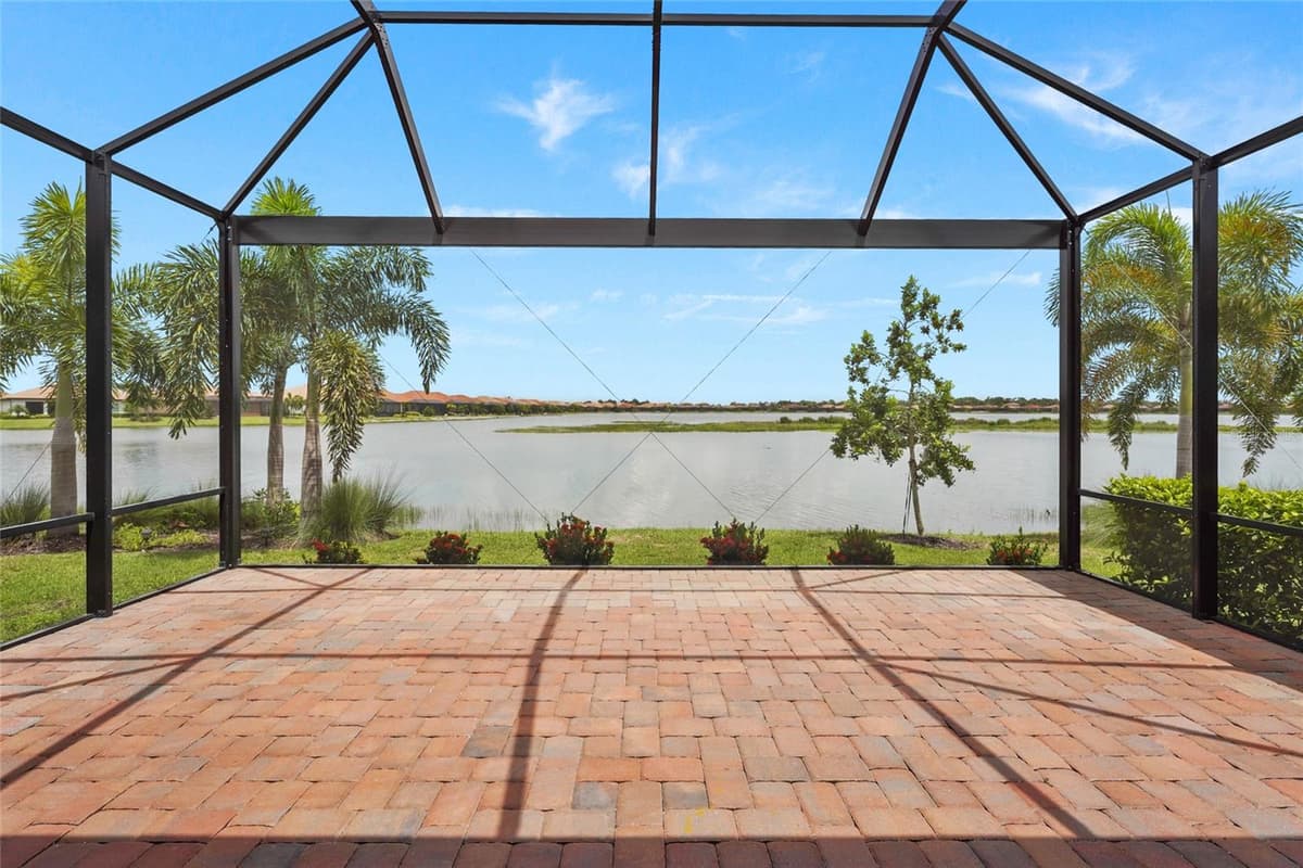 696 RAVELLO BOULEVARD — photo 12 of 87
