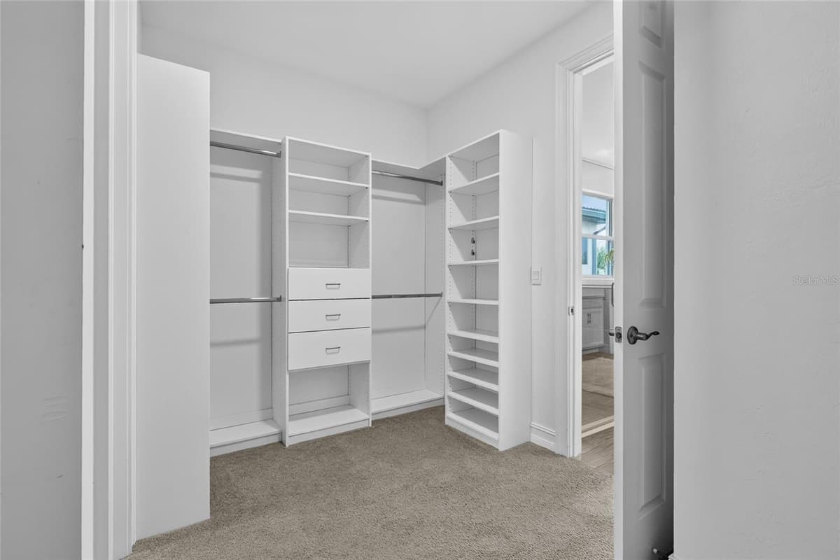 696 RAVELLO BOULEVARD — photo 32 of 87